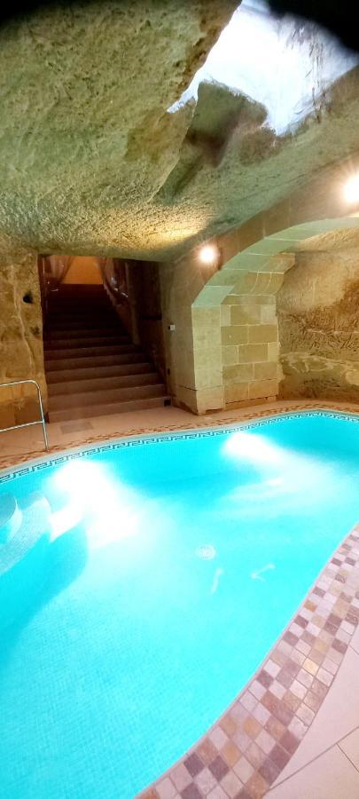 Ta Majsi Farmhouse With Indoor Heated Pool San Lawrenz Eksteriør bilde